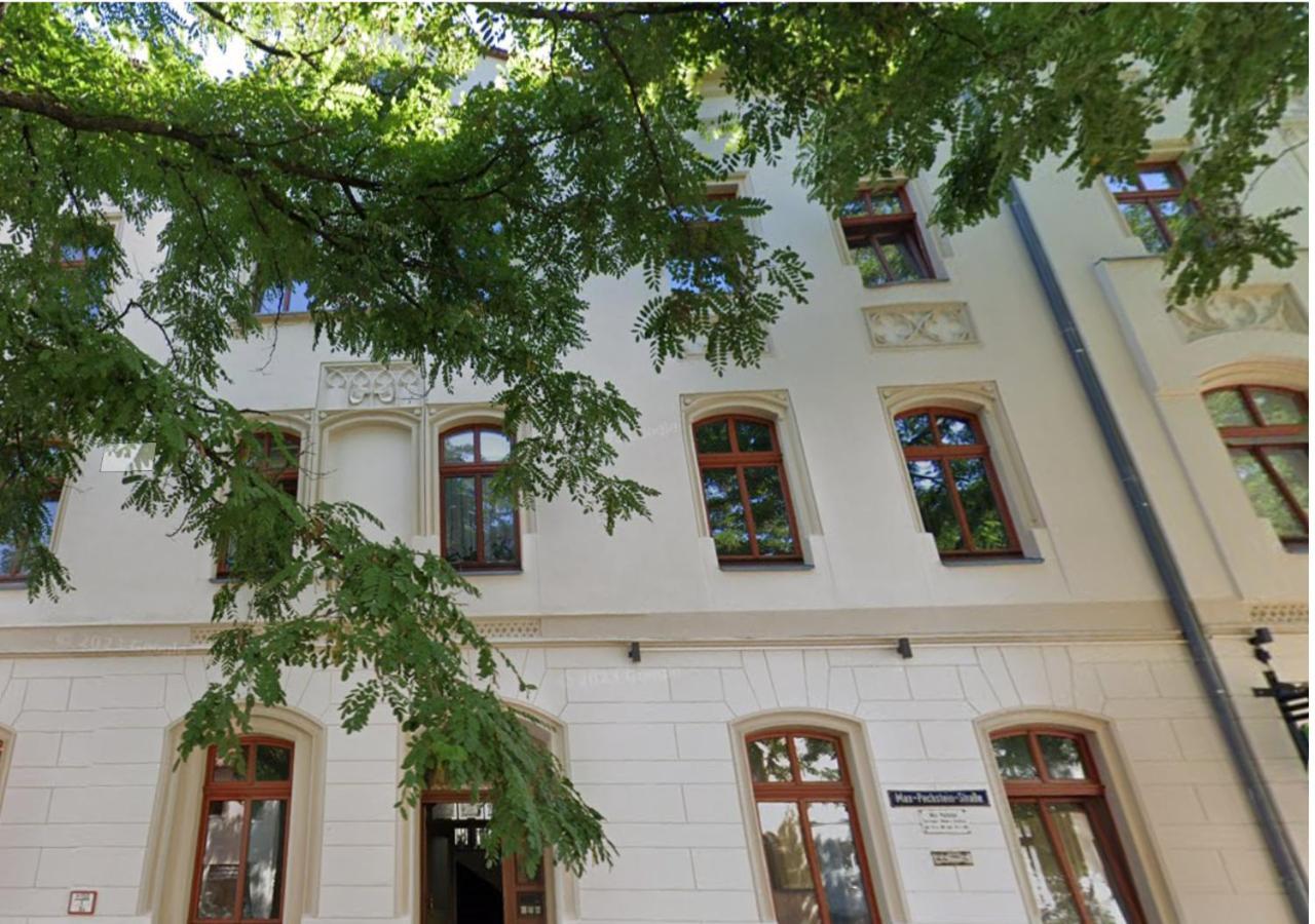 Historische Altbauwohnungen Im Zentrum Von Zwickau - Apolonialiving Δωμάτιο φωτογραφία
